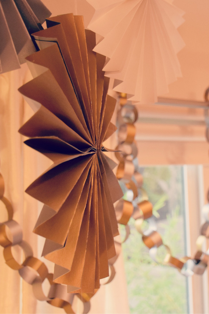 holiday decor DIY, Paper DIY, Paper decorations
